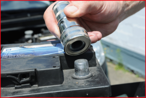 KS Tools battery terminal and terminal cleaning brush