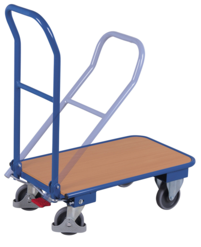 Chariot avec barre de poussée pliable