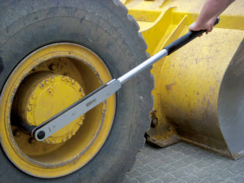 KS Tools 1" short-stroke torque wrench